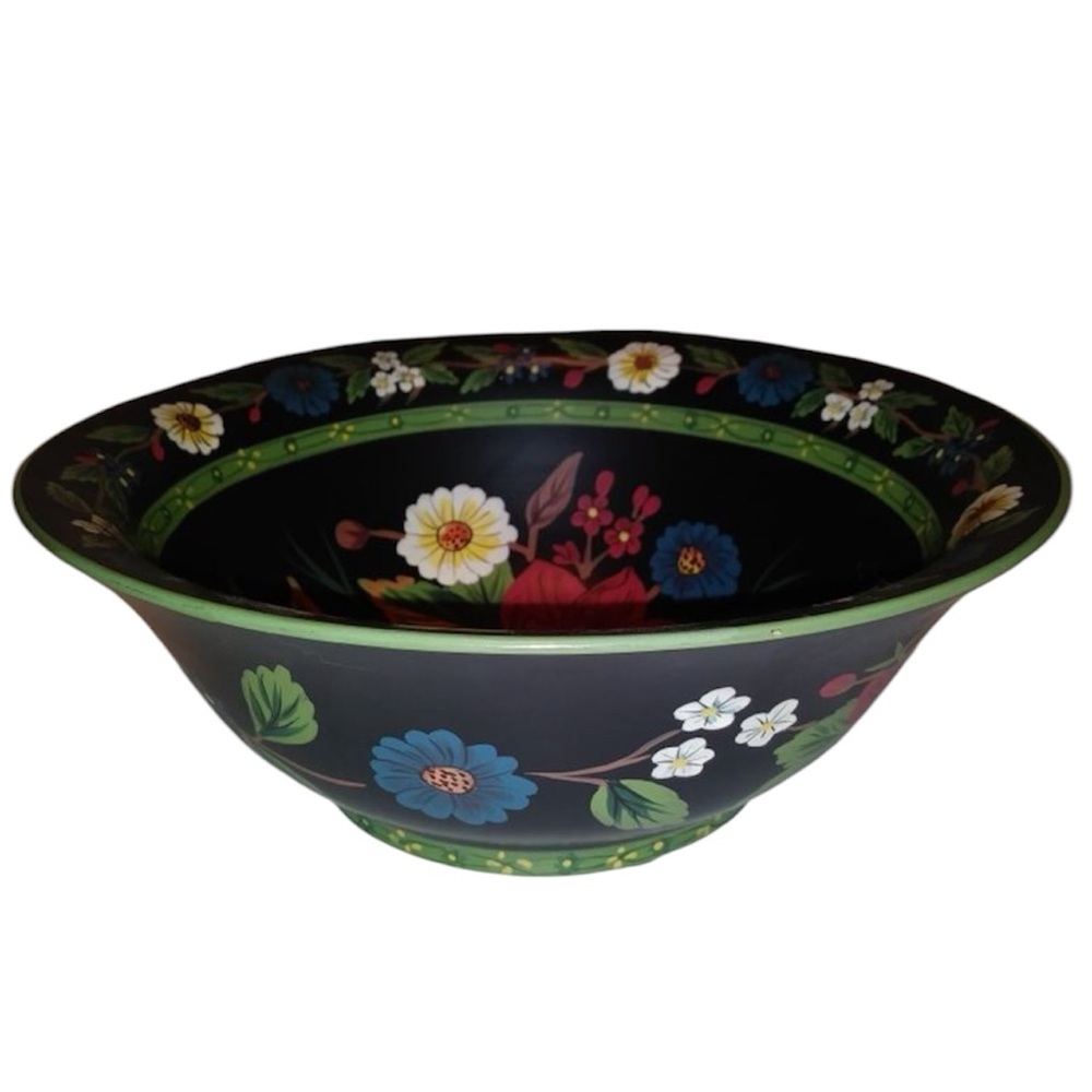 VERA BRADLEY HOME RETIRED RARE
DECORATIVE LARGE BOWL